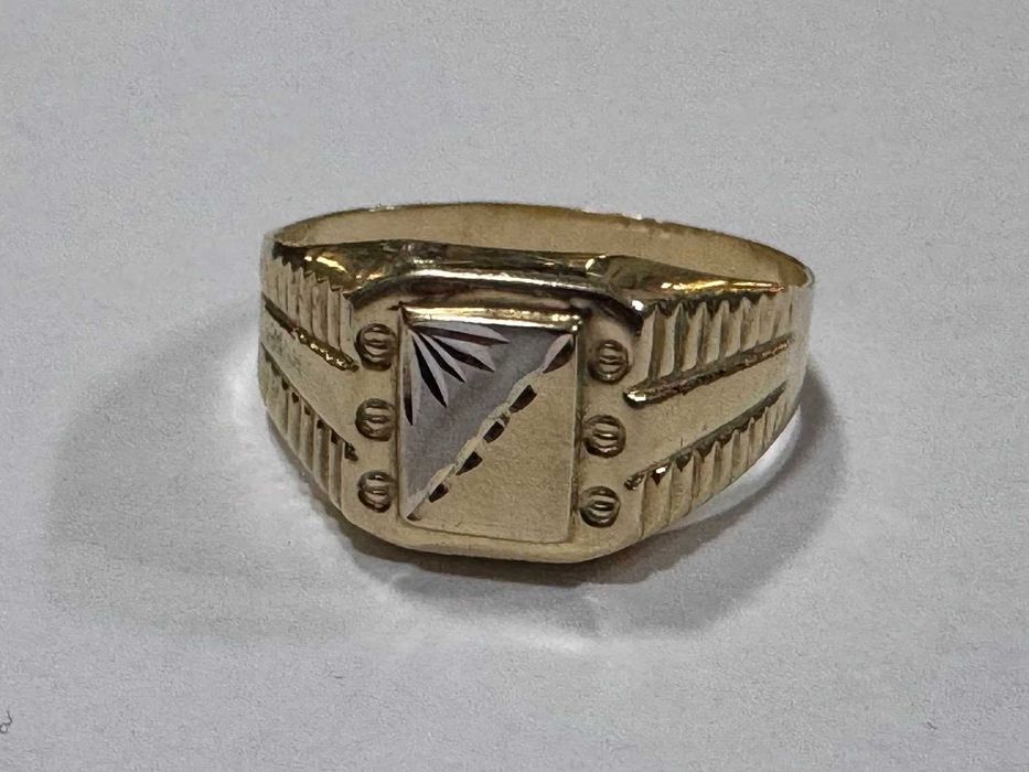 Златен пръстен 14К 585/3,12 гр.