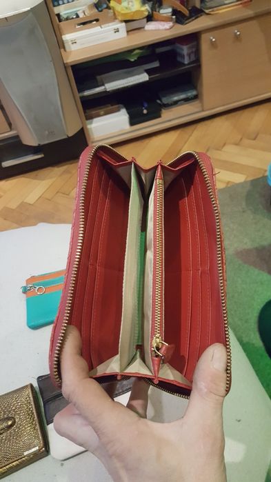 Продавам портфейли