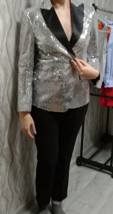 Продам костюм концертный