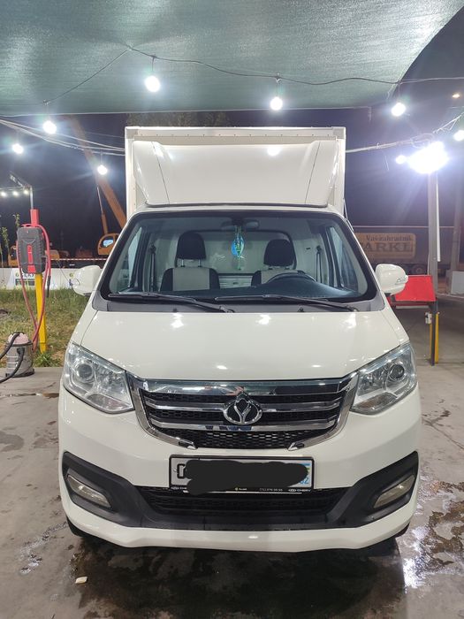 Avtomobil Changan T3