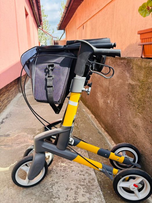 Rolator ortopedic cu 3 roti