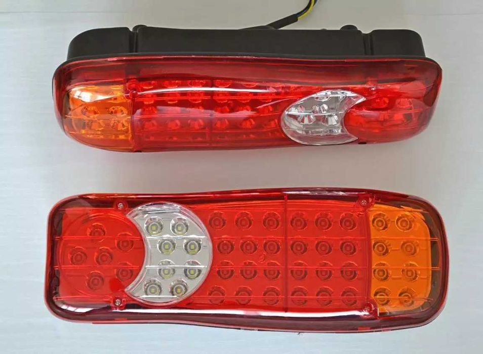 2 бр. стопове за камион 24 в за камион , ремарке , бус диоидни нов