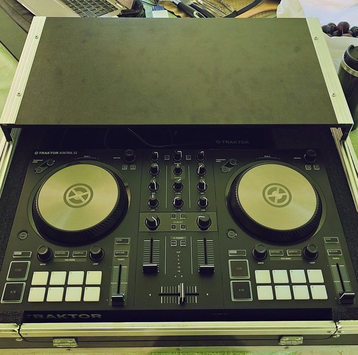 Traktor Kontrol S2 MK3 DJ контролер + куфар