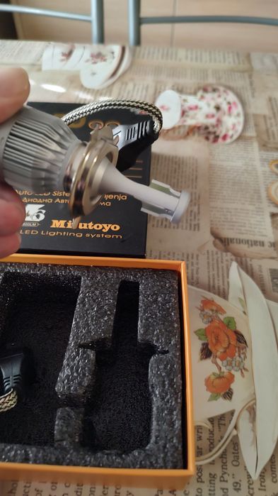 LED крушки за автомобил H4