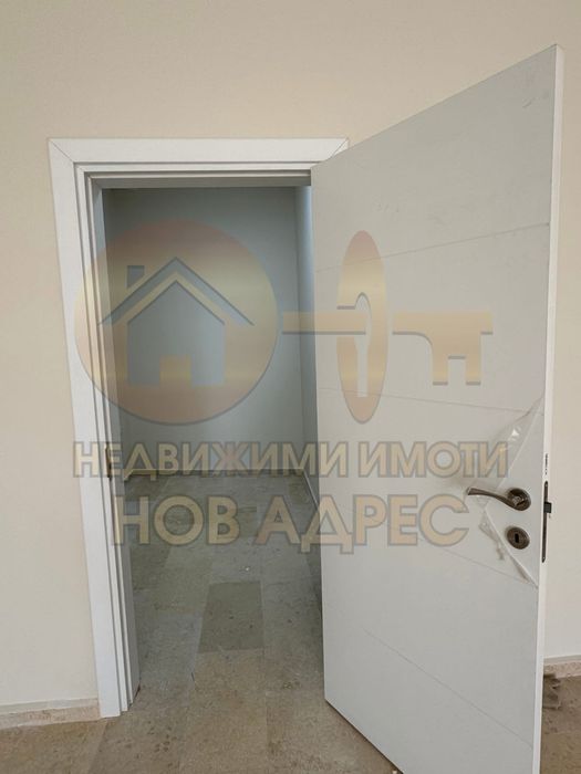 Дава се под наем Магазин в Търговище, Център - 55 кв.м за 408 € - Снимка #1