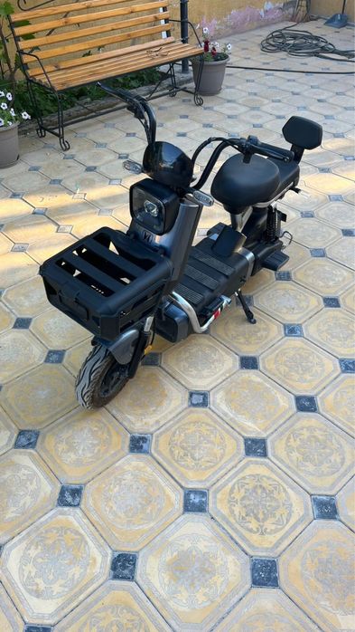 Скутер  электронный