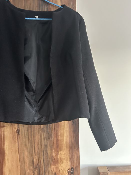 Дамско черно сако