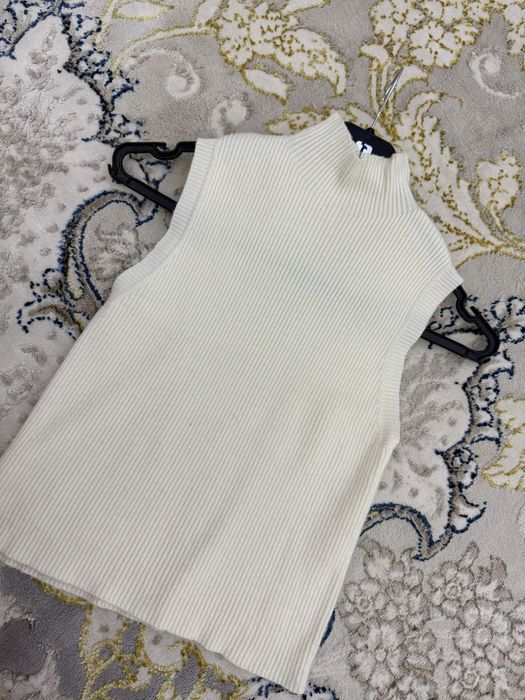 Красивая белая кофта на зиму