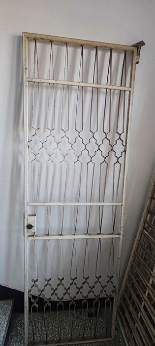 Продавам метални решетки