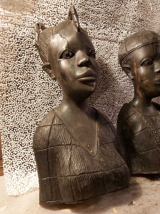 Африкански фигури от абаносово дърво