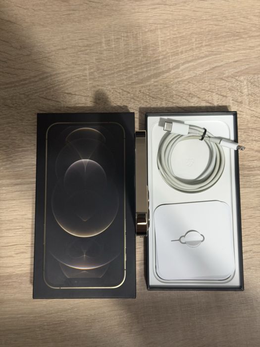 iPhone 12 Pro 256 КАТО НОВ!