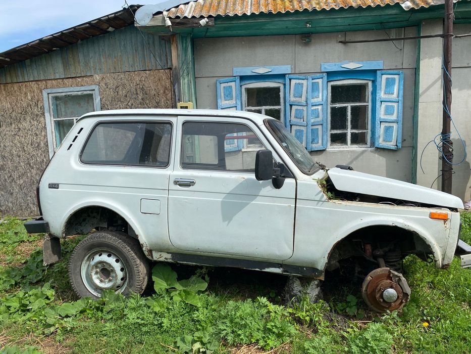 Продам Ниву целиком