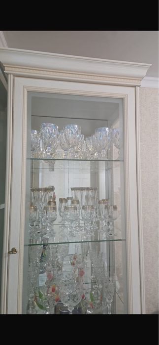 Шкаф-витрина тифони