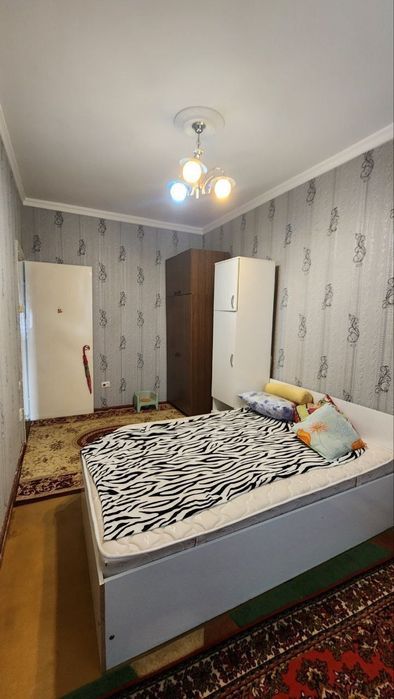 Мега планет Юнусабад -11 отличная 3х комнатная квартира с обстановкой.