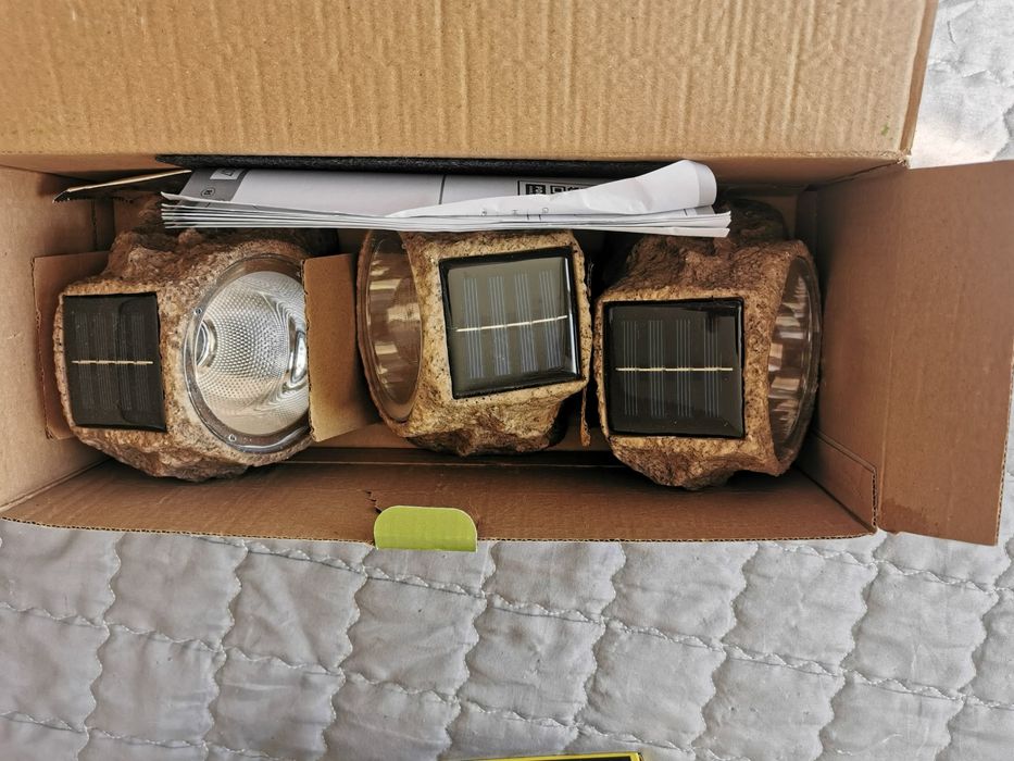 Соларни лампи камък