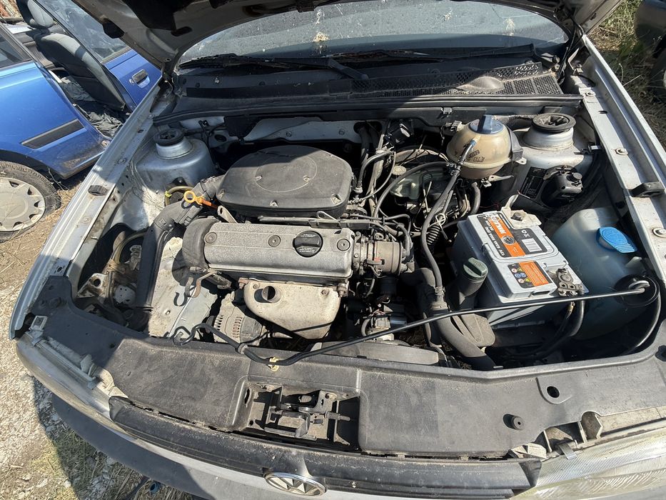 Голф 3 1.6 на части