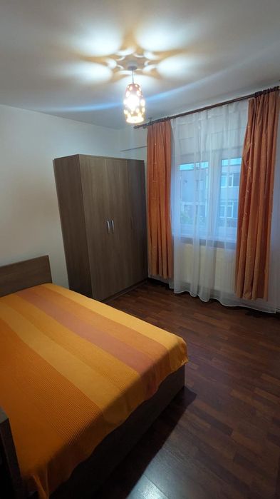 Apartament 3 camere modern, lângă Spitalul Județean, cu parcare
