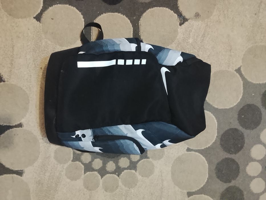 Продам рюкзак Nike Elite