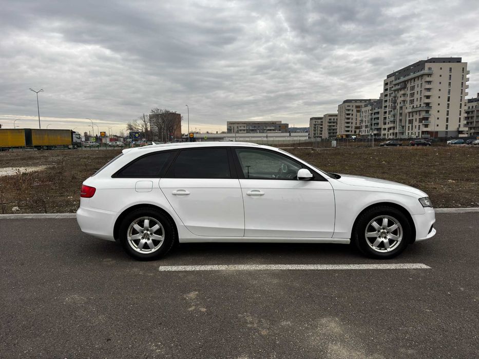 Vand Audi A4 B8 Avant 2.0 TDI Automat Alb