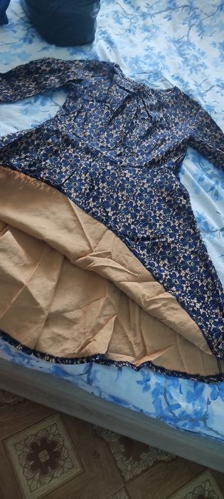 Продам платье очень красивое !