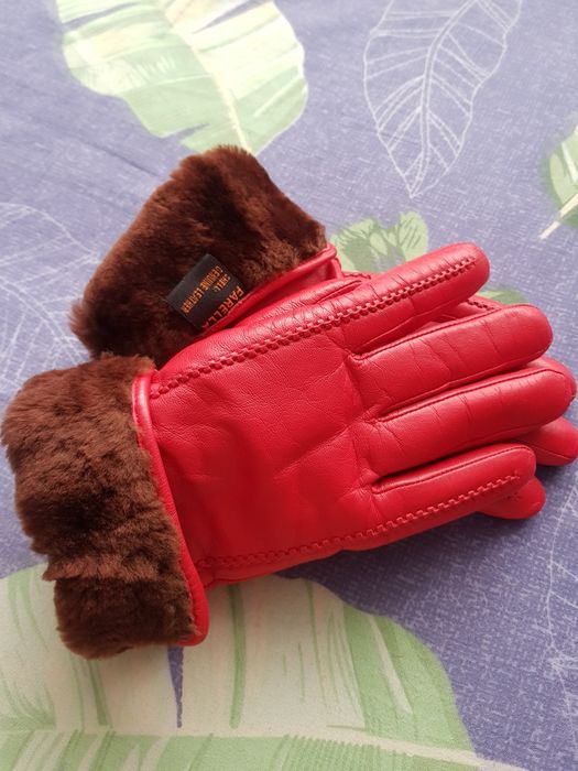 Зимние кожаные перчатки