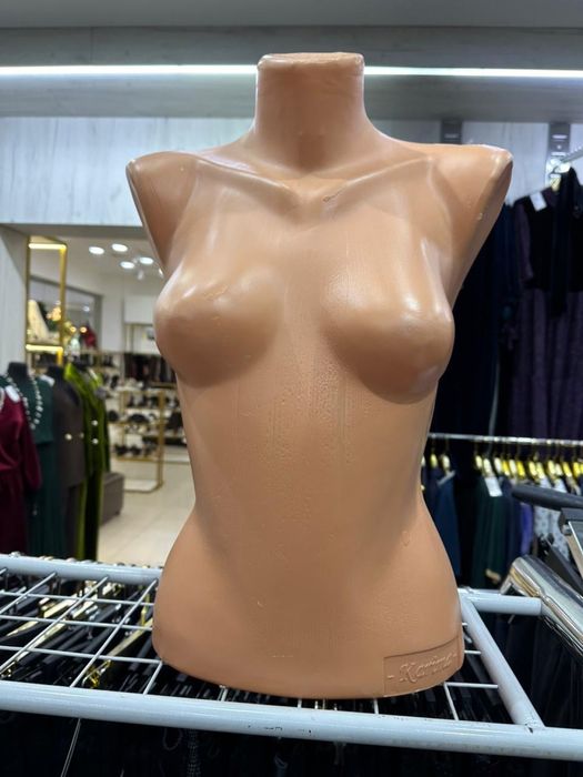 Манекен 1500тг.