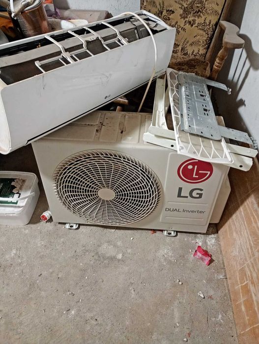 Vand clima cu tot cu accesorii