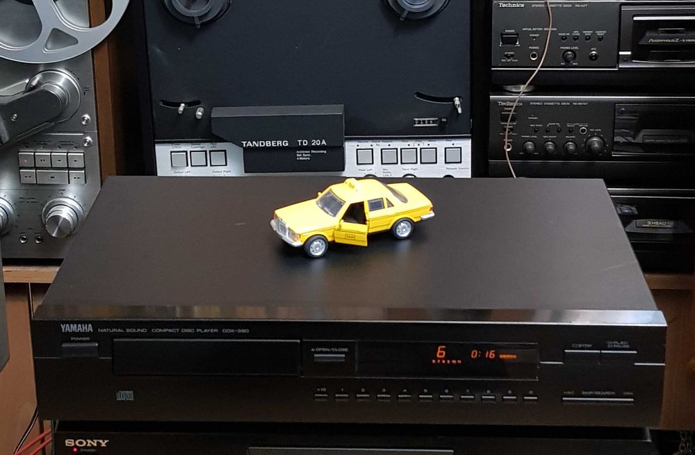 Compact Disc Stereo Deck Cd Player Vintage YAMAHA CDX390 Track Player ...
