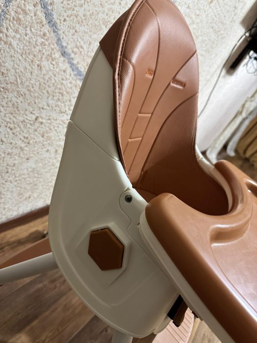 Стульчик для кормления почти новый