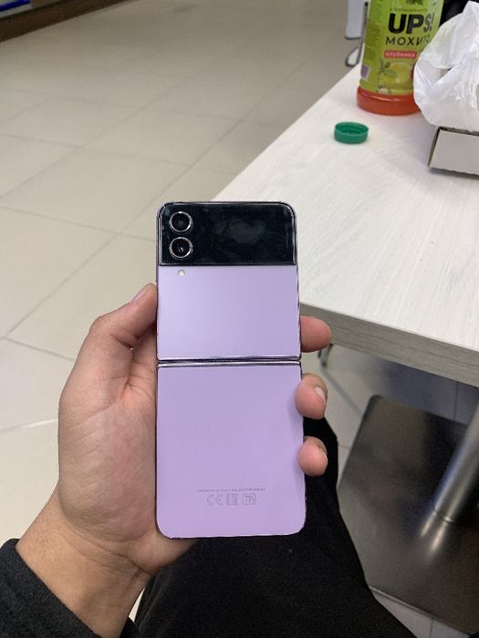 Samsung Z Flip 4 128 gb каропкасымен