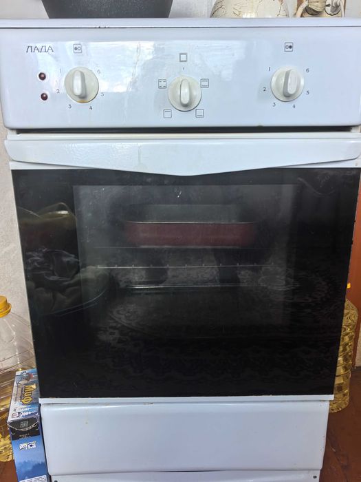 Продам эл.плиту срочнр