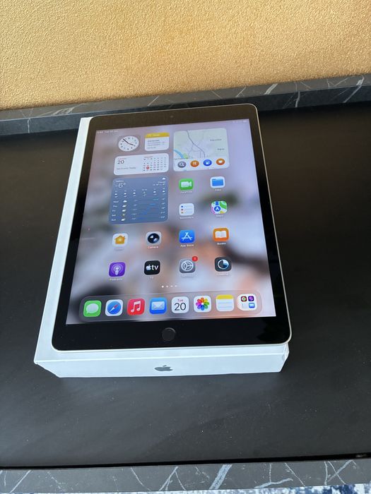 Apple Ipad 9th Gen 2023 10.2", 64GB, Wi-fi, като нов,комплект