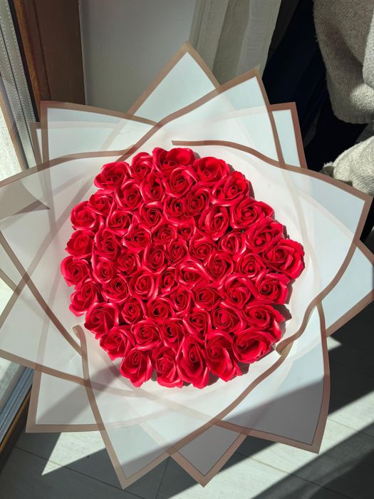 Buchet trandafiri sapun cu stitch ursulet coronita/ trandafiri cu sclipici