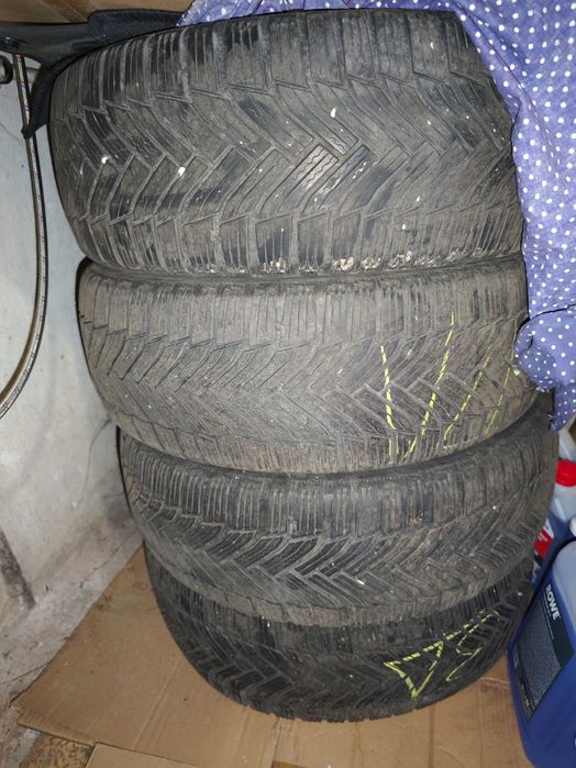 Michelin Alpin 6 215 55 17 dot 3518 зимни гуми
