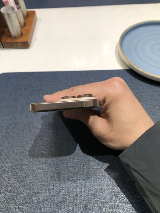 Iphone 16 pro 128gb desert