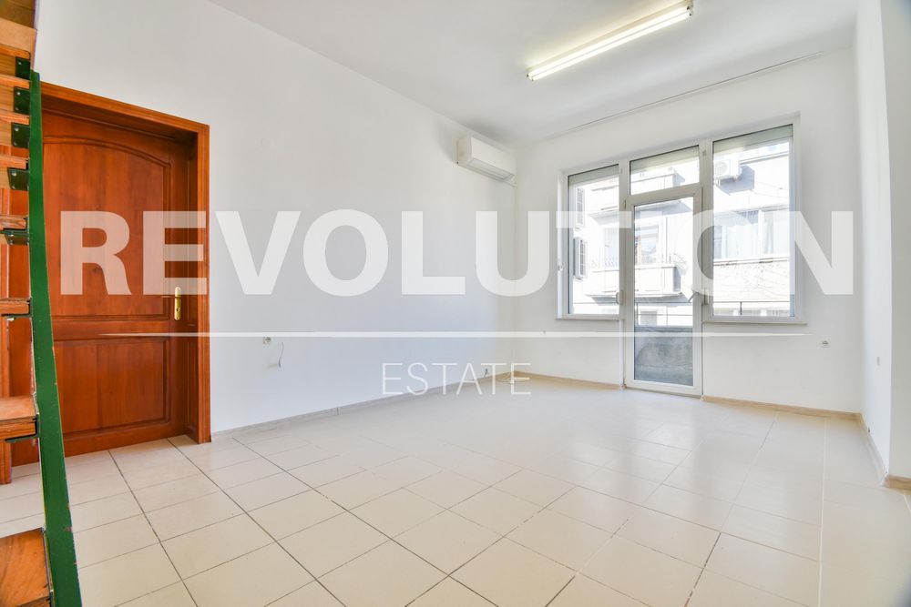 Дава се под наем Тристаен апартамент в София, Център - 70 кв.м за 600 € - Снимка #7