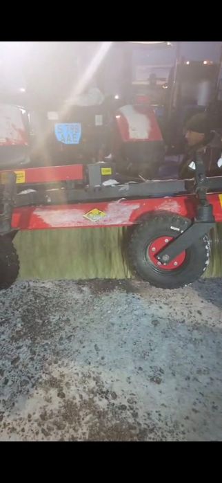 Щётка и снегоотвал для трактора