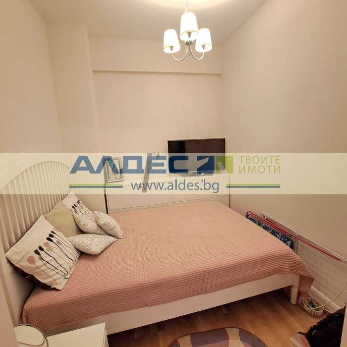 Продава се Двустаен апартамент в София, Център - 52 кв.м за 3147 €/кв.м - Снимка #2