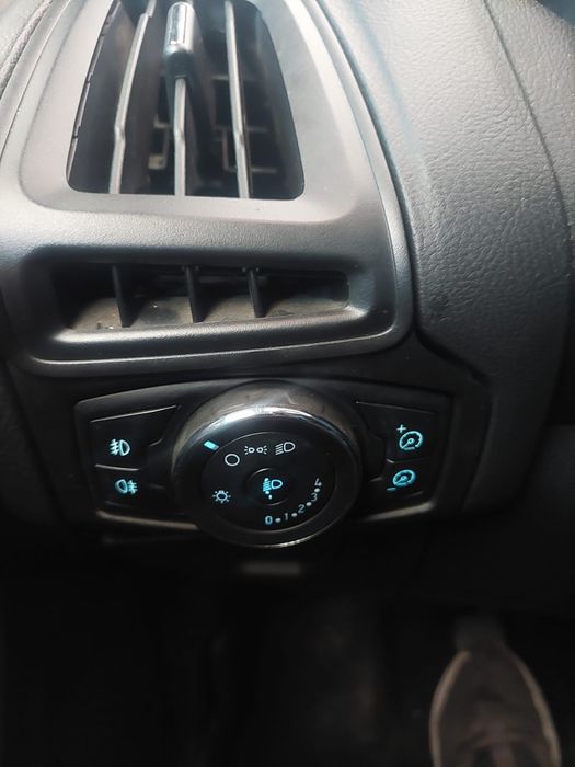 Dezmembrez Piese ford focus 1.6 E5 2012