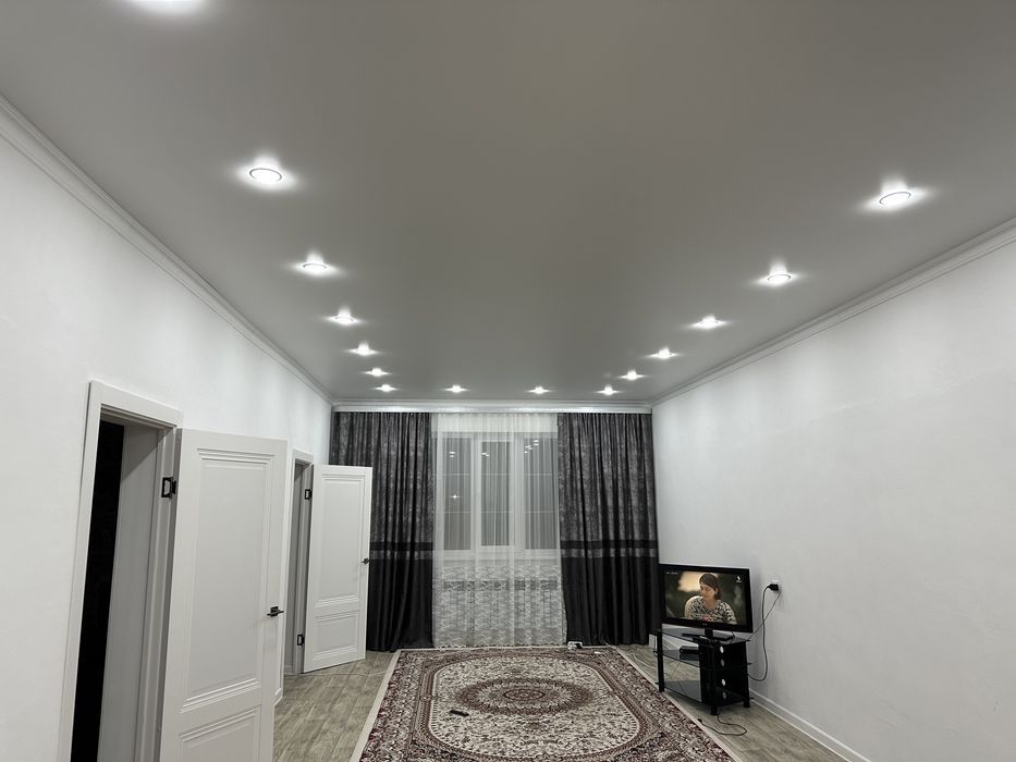 Натежной потолог