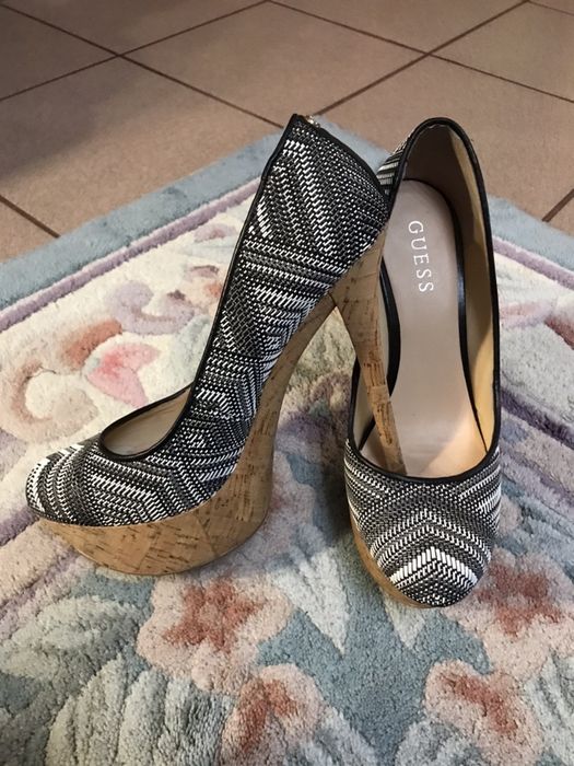 Оригинални маркови обувки Guess токчета Cavalli боти