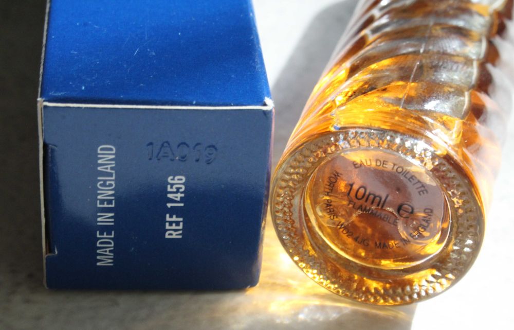 Продаются духи миниатюры