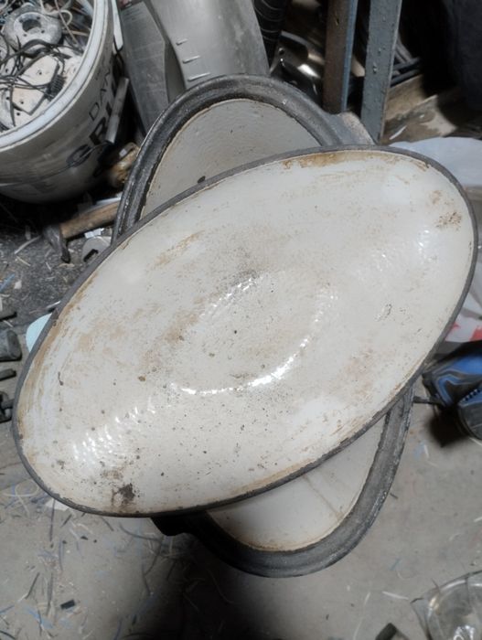 Продам чугунную утятницу