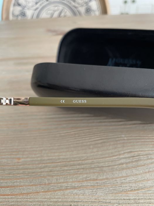 Слънчеви очила GUESS