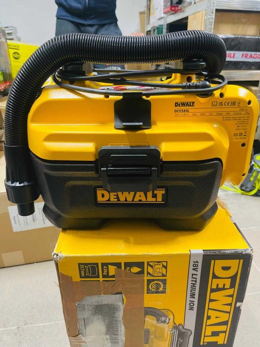 Aspirator Dewalt DCV584L pentru medii umede/uscate