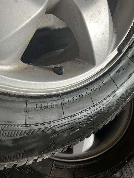 Джанти с почти нови гуми за Киа соренто 16 цола