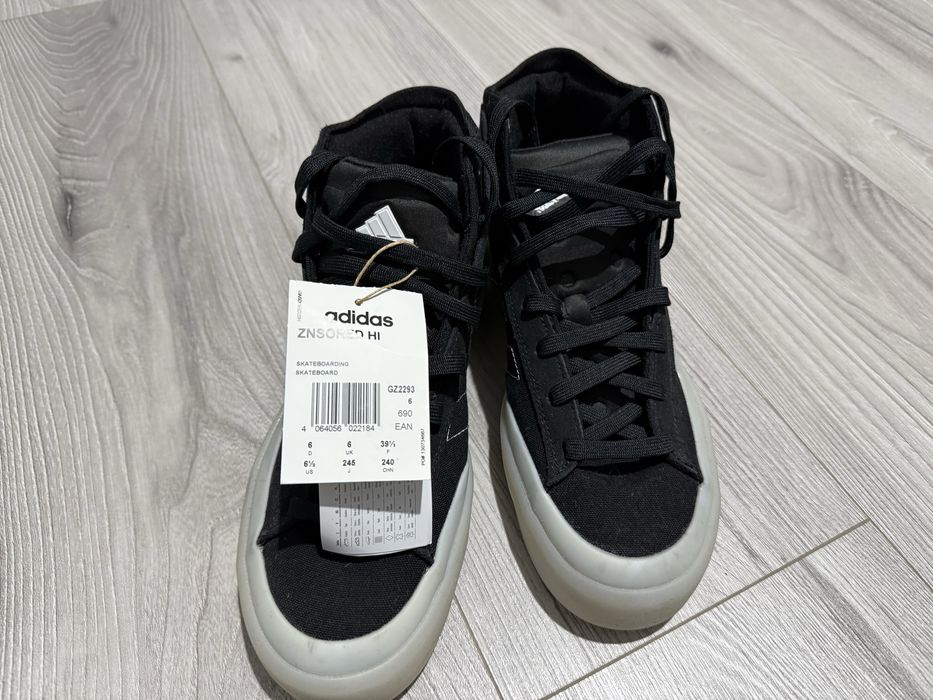 Adidas- Teneși inalti