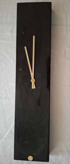 Ceas de perete din marmura.