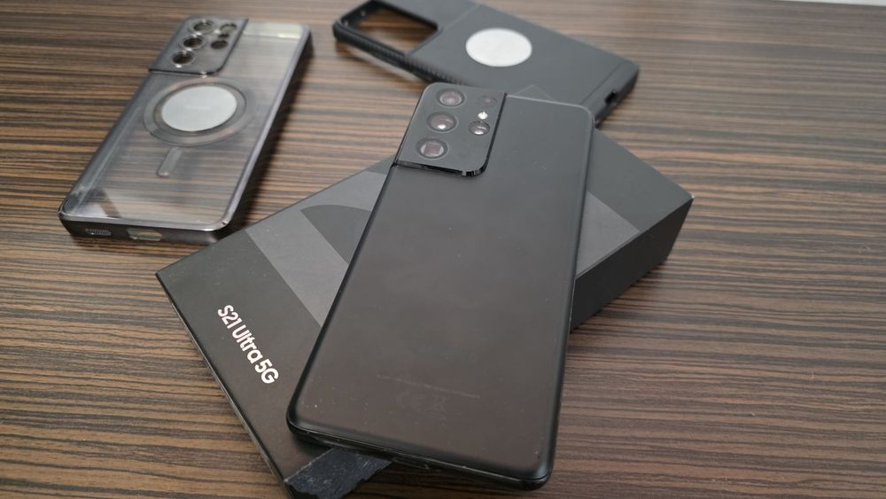 Samsung Galaxy S21 Ultra 5G | Varianta de 512GB / 16GB RAM Black