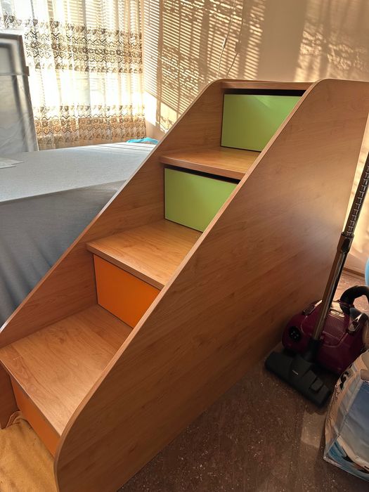 Стъпала шкафче за съхранение